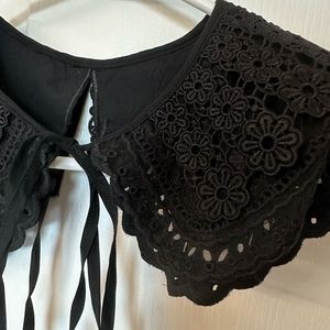 Black lace Peter Pan collar - relisted